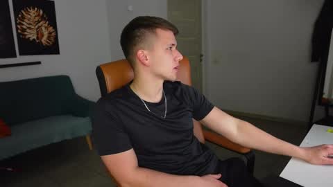 Snapshot of zack_gillian chatting on May 2026 08:39:01 PM ZACK GILLIAN online show from May 2026 08:39:01 PM