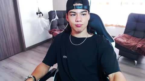 zackss_player online show from October 2025 02:46:01 PM