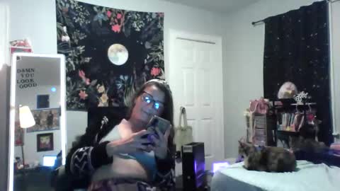 Snapshot of zaddyslilslutbucket chatting on October 2025 11:17:02 PM zaddyslilslutbucket online show from October 2025 11:17:02 PM