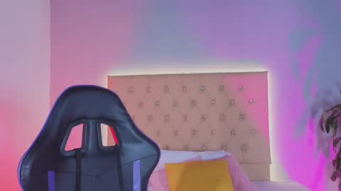 Zafiro Brown online show from November 2025 11:53:01 AM