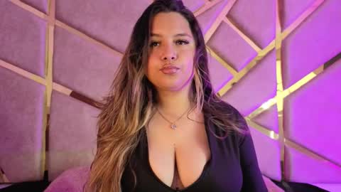 Snapshot of zafiro_claire chatting on November 2025 06:59:02 PM Claire online show from November 2025 06:59:02 PM