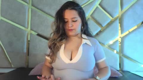 Snapshot of zafiro_claire chatting on February 2026 06:48:01 PM Claire online show from February 2026 06:48:01 PM