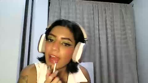 Zafiro online show from April 2026 12:24:02 AM