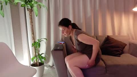 zahramilf online show from October 2025 04:02:02 AM