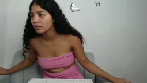 Snapshot of zaira_glow chatting on December 2024 09:18:01 AM zaira online show from December 2024 09:18:01 AM