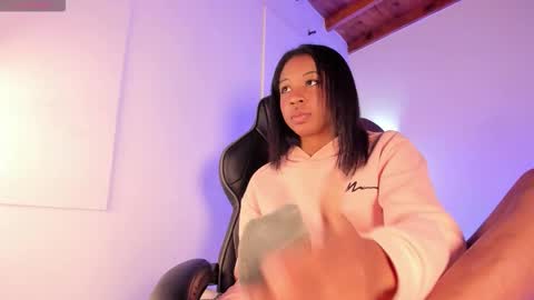 Snapshot of zairarose25 chatting on November 2025 03:03:02 PM Zaira online show from November 2025 03:03:02 PM