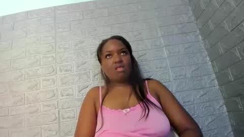 Snapshot of zamara__ chatting on April 2026 02:43:01 PM Zamara online show from April 2026 02:43:01 PM