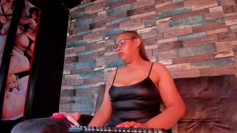 Danna online show from January 2026 03:42:02 AM