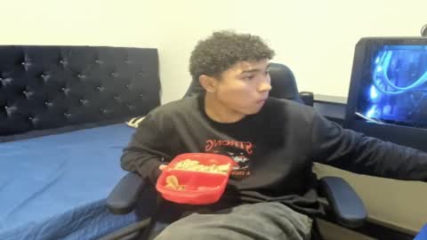 Snapshot of zammcito_ chatting on December 2024 12:19:02 AM zamm online show from December 2024 12:19:02 AM