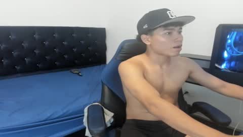 Snapshot of zammcito_ chatting on December 2024 04:44:01 AM zamm online show from December 2024 04:44:01 AM