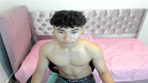 Snapshot of zammcito_ chatting on January 2025 01:50:01 AM zamm online show from January 2025 01:50:01 AM