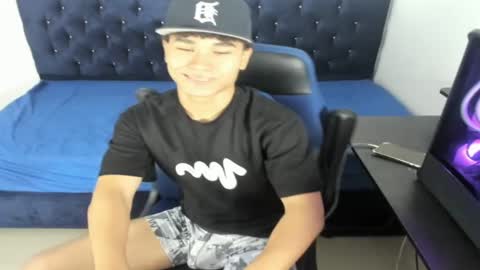 Snapshot of zammcito_ chatting on January 2025 04:15:01 AM zamm online show from January 2025 04:15:01 AM