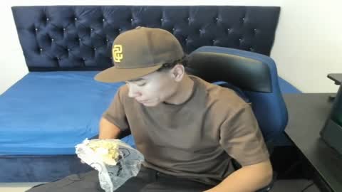 Snapshot of zammcito_ chatting on January 2025 04:04:01 AM zamm online show from January 2025 04:04:01 AM