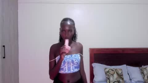 Snapshot of zara411 chatting on June 2026 04:00:02 PM Zara online show from June 2026 04:00:02 PM