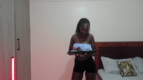 Snapshot of zara411 chatting on August 2026 01:53:02 AM Zara online show from August 2026 01:53:02 AM