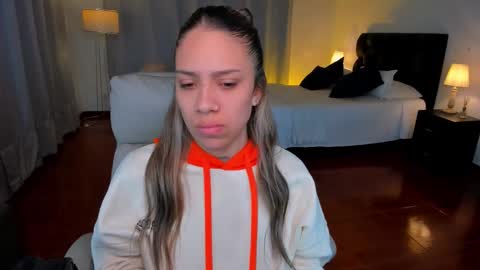 Snapshot of zara_wolf chatting on February 2026 11:09:02 AM ZARAPVT IS OPEN online show from February 2026 11:09:02 AM