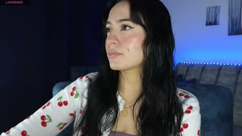 zaradames_ online show from November 2025 02:28:02 AM