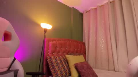 Zara . online show from December 2025 12:03:02 PM