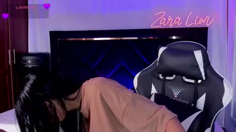 Snapshot of zaralim chatting on November 2025 07:57:01 PM Zara Lim online show from November 2025 07:57:01 PM