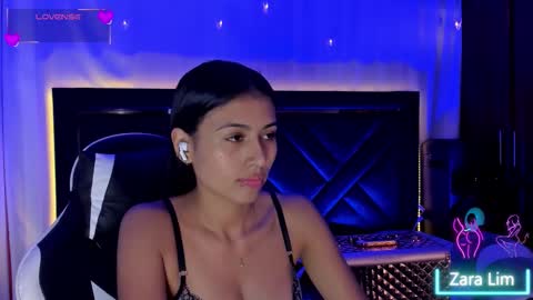 Snapshot of zaralim chatting on December 2025 09:02:01 PM Zara Lim online show from December 2025 09:02:01 PM
