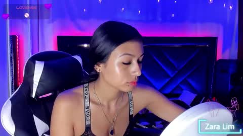 Snapshot of zaralim chatting on December 2025 07:32:01 PM Zara Lim online show from December 2025 07:32:01 PM
