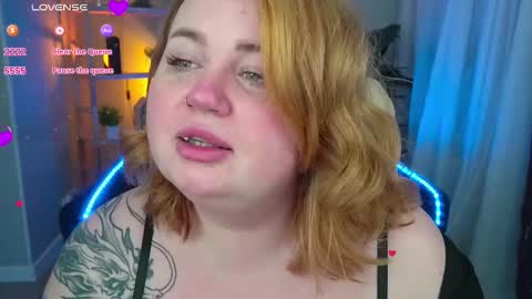 Snapshot of zarareign_ chatting on February 2025 12:37:02 AM Lola online show from February 2025 12:37:02 AM