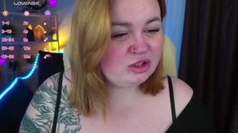 Snapshot of zarareign_ chatting on March 2025 01:31:02 AM Lola online show from March 2025 01:31:02 AM