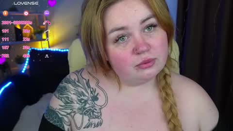 Snapshot of zarareign_ chatting on March 2025 03:32:02 AM Lola online show from March 2025 03:32:02 AM