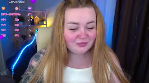 Snapshot of zarareign_ chatting on March 2025 09:03:02 PM Lola online show from March 2025 09:03:02 PM