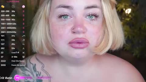 Snapshot of zarareign_ chatting on October 2025 07:41:01 AM Lola online show from October 2025 07:41:01 AM