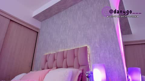 Snapshot of zarianaevanz chatting on February 2025 12:04:01 AM Zariana online show from February 2025 12:04:01 AM