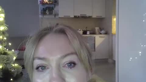 Zarina Swift online show from December 2024 07:49:02 AM