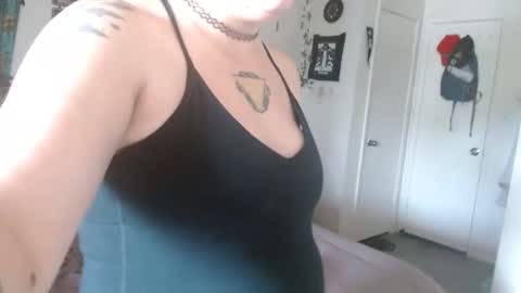 zawmbiemoonz online show from April 2026 04:52:02 PM