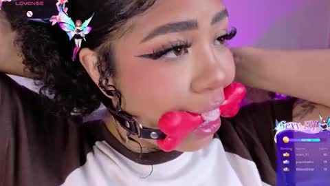 zaya_1 online show from February 2026 01:43:01 PM