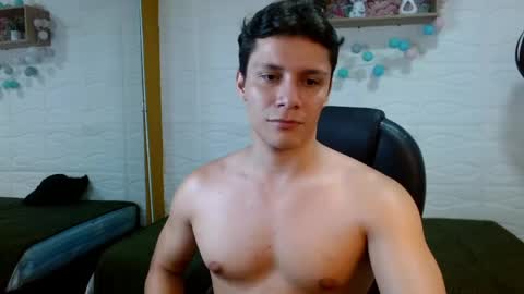 Snapshot of zayn_clausen chatting on May 2026 05:32:01 PM zayn_clausen online show from May 2026 05:32:01 PM