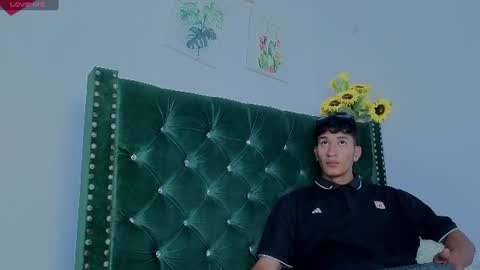 Snapshot of zaynmoretti chatting on June 2026 04:09:01 PM zaynmoretti online show from June 2026 04:09:01 PM