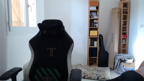 Snapshot of zazou3113 chatting on September 2025 08:40:01 AM Grizzly Bear online show from September 2025 08:40:01 AM