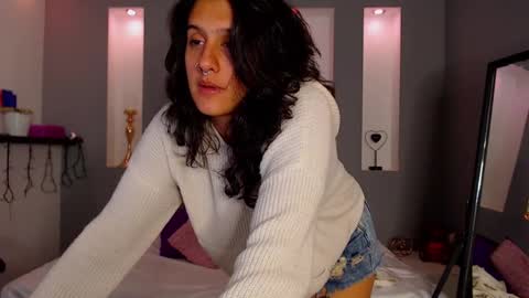 Snapshot of zean_lee chatting on December 2025 12:31:02 PM Karolyne online show from December 2025 12:31:02 PM