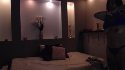 Snapshot of zean_lee chatting on February 2026 11:09:02 AM Karolyne online show from February 2026 11:09:02 AM