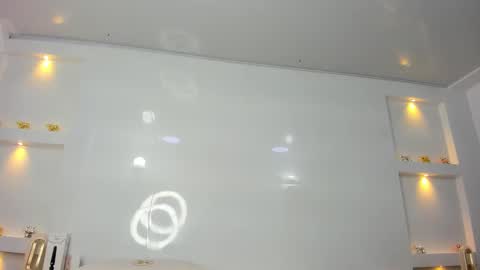 Zenda Evans online show from December 2025 03:47:01 AM