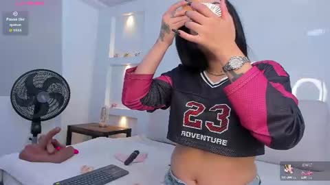 Snapshot of zenda_evans chatting on June 2026 04:39:02 AM Zenda Evans online show from June 2026 04:39:02 AM