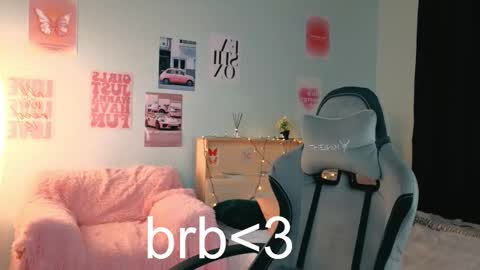 Snapshot of zeneexe chatting on February 2026 07:44:02 PM Lara online show from February 2026 07:44:02 PM