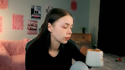 Snapshot of zeneexe chatting on February 2026 07:35:01 PM Lara online show from February 2026 07:35:01 PM