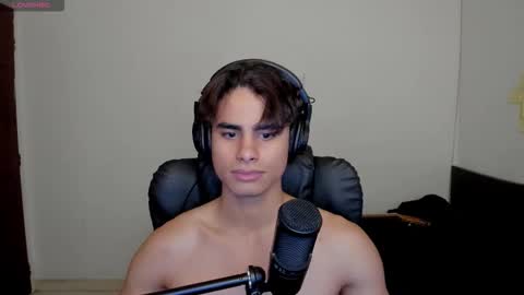 Snapshot of zenhzu chatting on November 2025 10:15:02 PM zenzhu online show from November 2025 10:15:02 PM