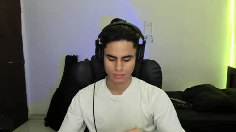 Snapshot of zenhzu chatting on December 2025 11:31:01 PM zenzhu online show from December 2025 11:31:01 PM