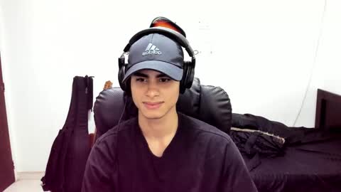 Snapshot of zenhzu chatting on December 2025 04:29:02 AM zenzhu online show from December 2025 04:29:02 AM