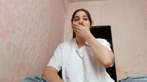 Snapshot of zeniabrossoit chatting on February 2026 08:15:02 AM zeniabrossoit online show from February 2026 08:15:02 AM