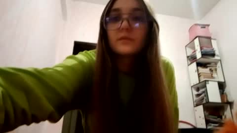 zeniabrossoit online show from April 2026 12:47:01 PM