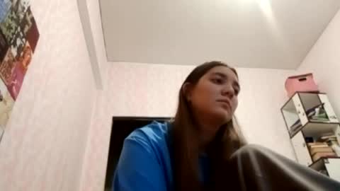 zeniabrossoit online show from April 2026 12:17:02 PM