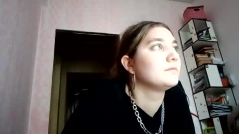 Snapshot of zeniabrossoit chatting on April 2026 12:18:02 PM zeniabrossoit online show from April 2026 12:18:02 PM